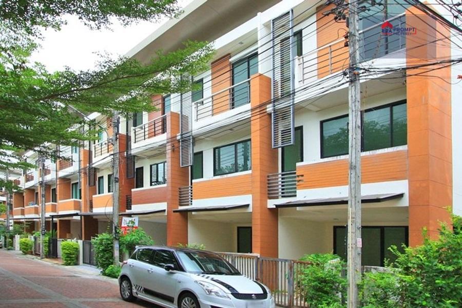ภูเก็ต-แอท-ทาวน์